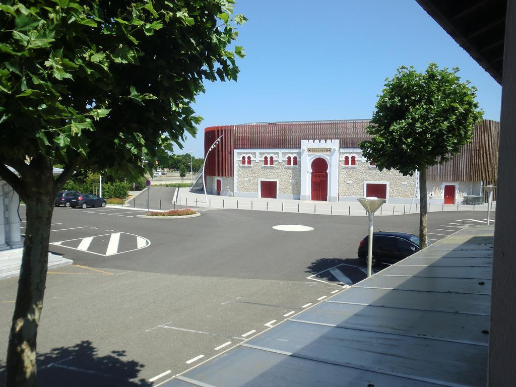Hotel Bar Des Arenes Pontonx-sur-l'Adour Exterior photo